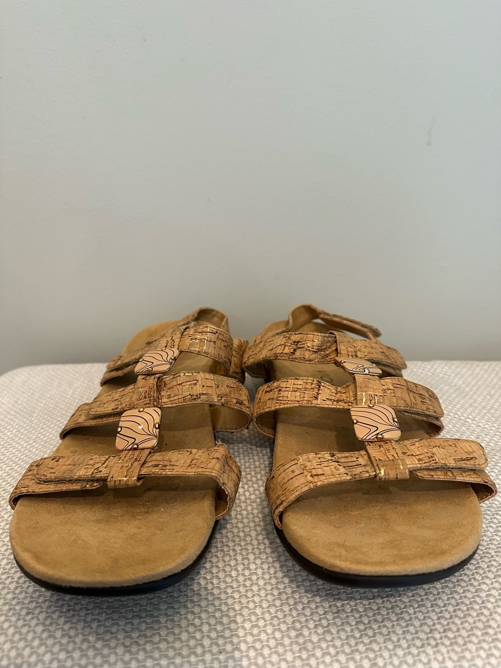 Vionic Amber Sandals Women’s 11 Cork Gold Metallic Orthotic Comfort Adjustable